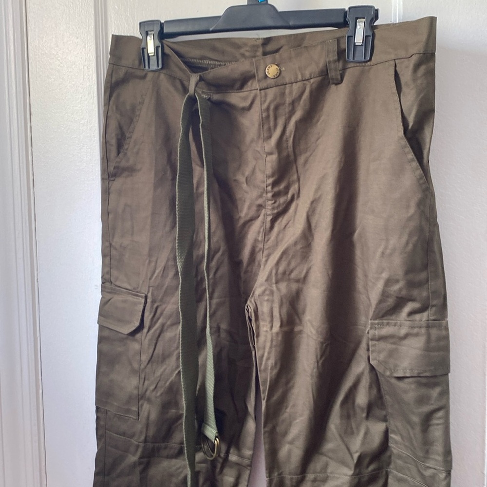 Size 2X olive green taped on bottom new